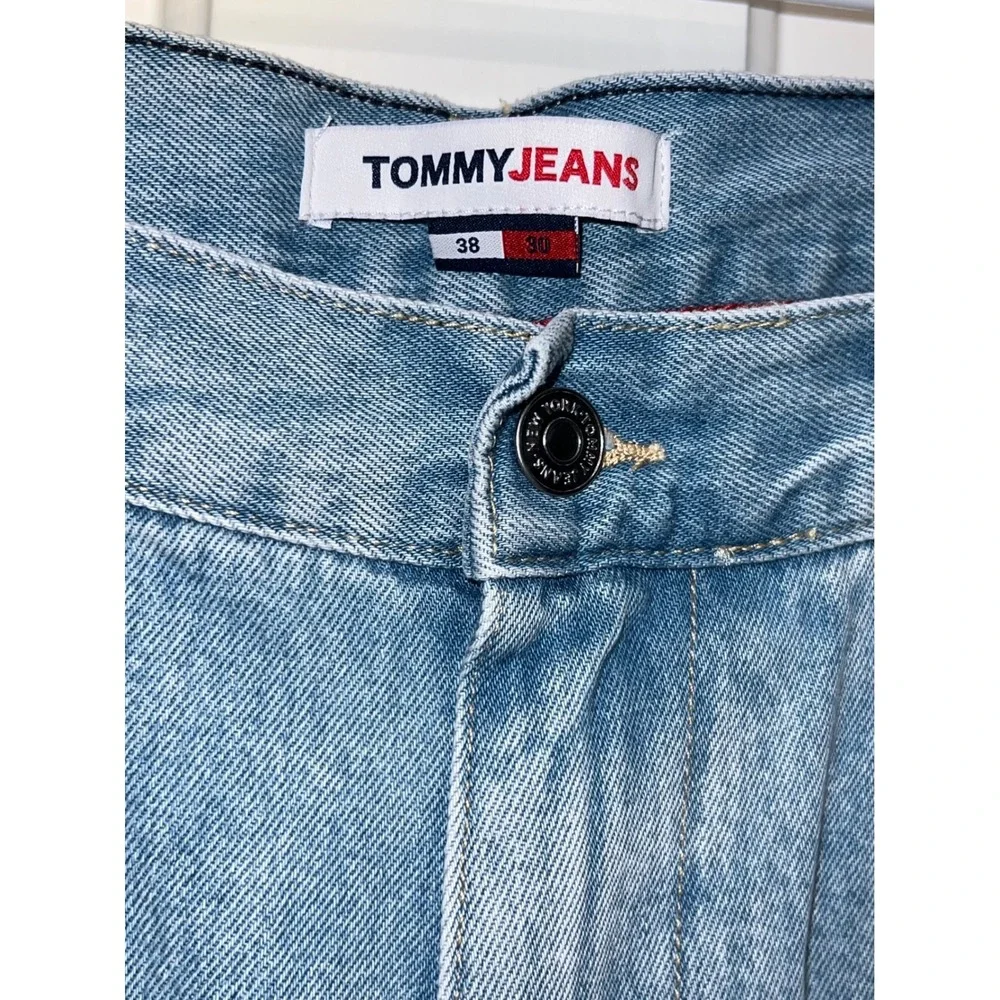Tommy Jeans Mens Skater Jean Light Wash Blue Denim 38x28 DM16162 900 NWT